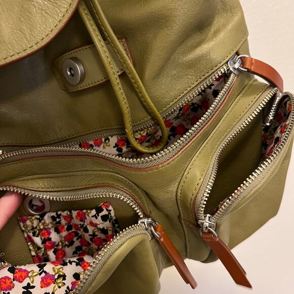 Vera Bradley Leather Drawstring Cinch Backpack Olive Green Floral Lining - Picture 5 of 8